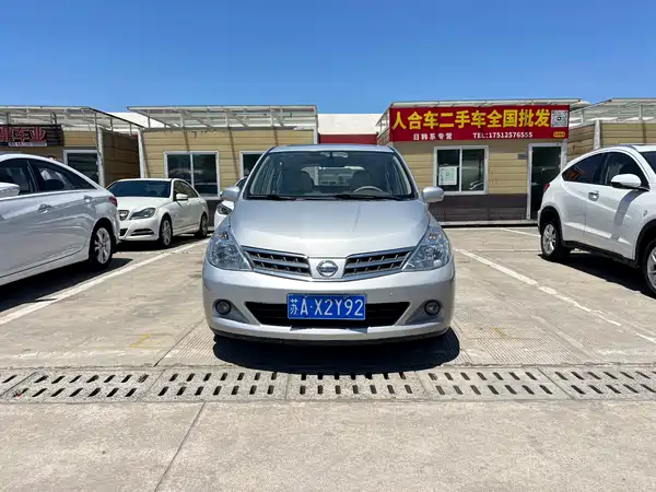 Nissan Tiida 2011