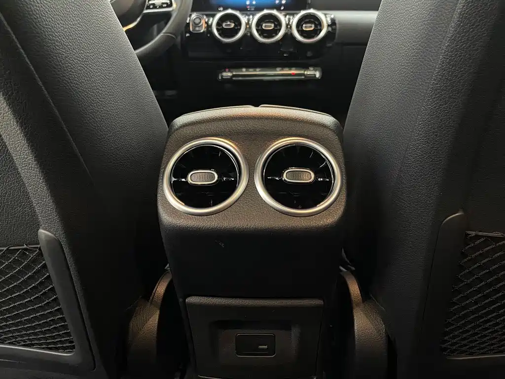 Mercedes-Benz A-Class 2022 — фото 16