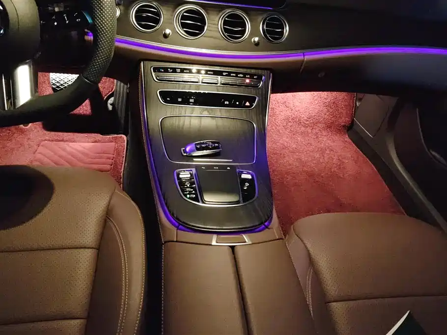 Mercedes-Benz E-Class 2023 — фото 16
