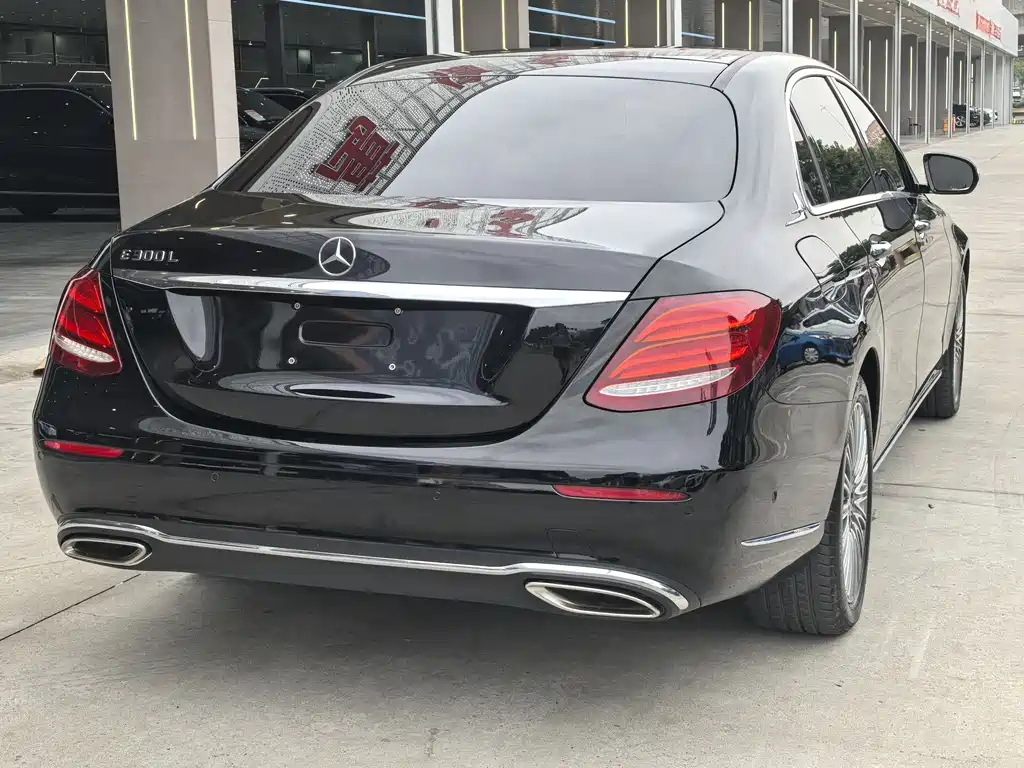 Mercedes-Benz E-Class 2019 — фото 10