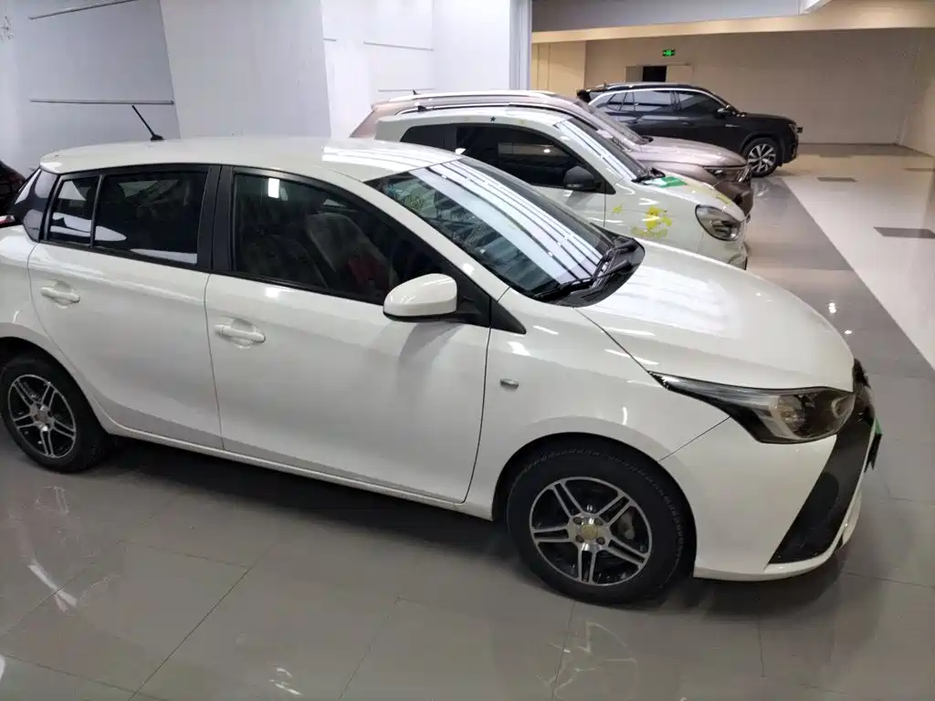 Toyota Yaris L 2016 — фото 14