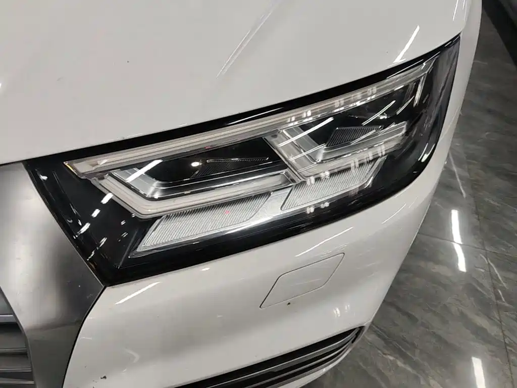 Audi Q5L 2020 — фото 18