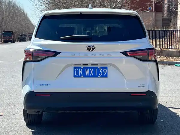 Toyota Sienna 2024