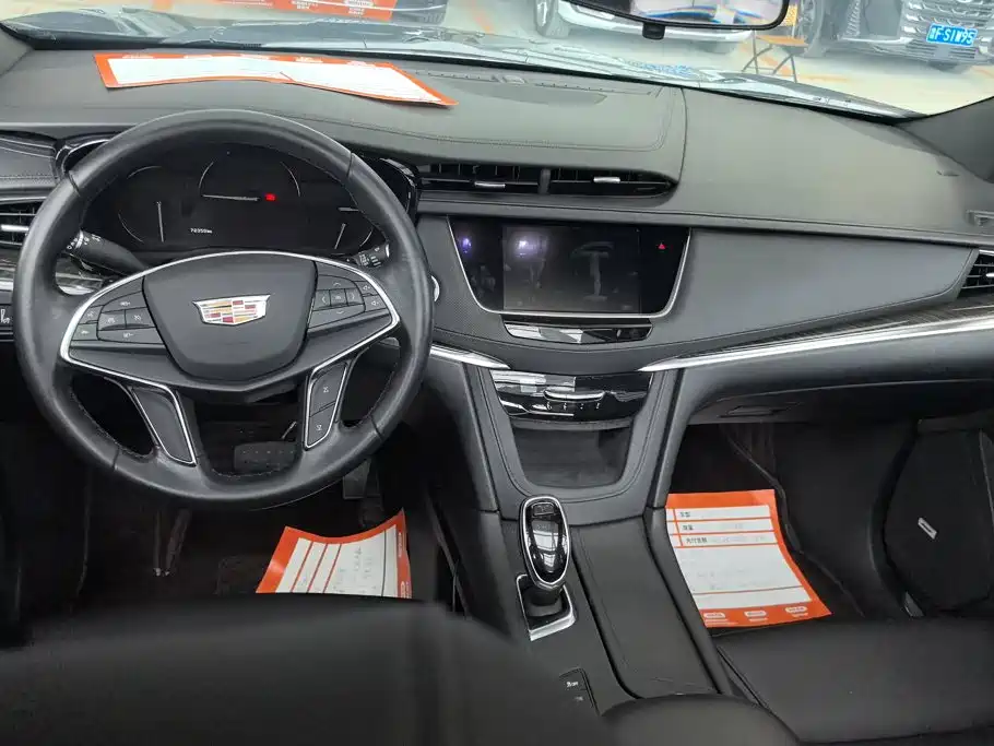 Cadillac XT5 2019 — фото 12