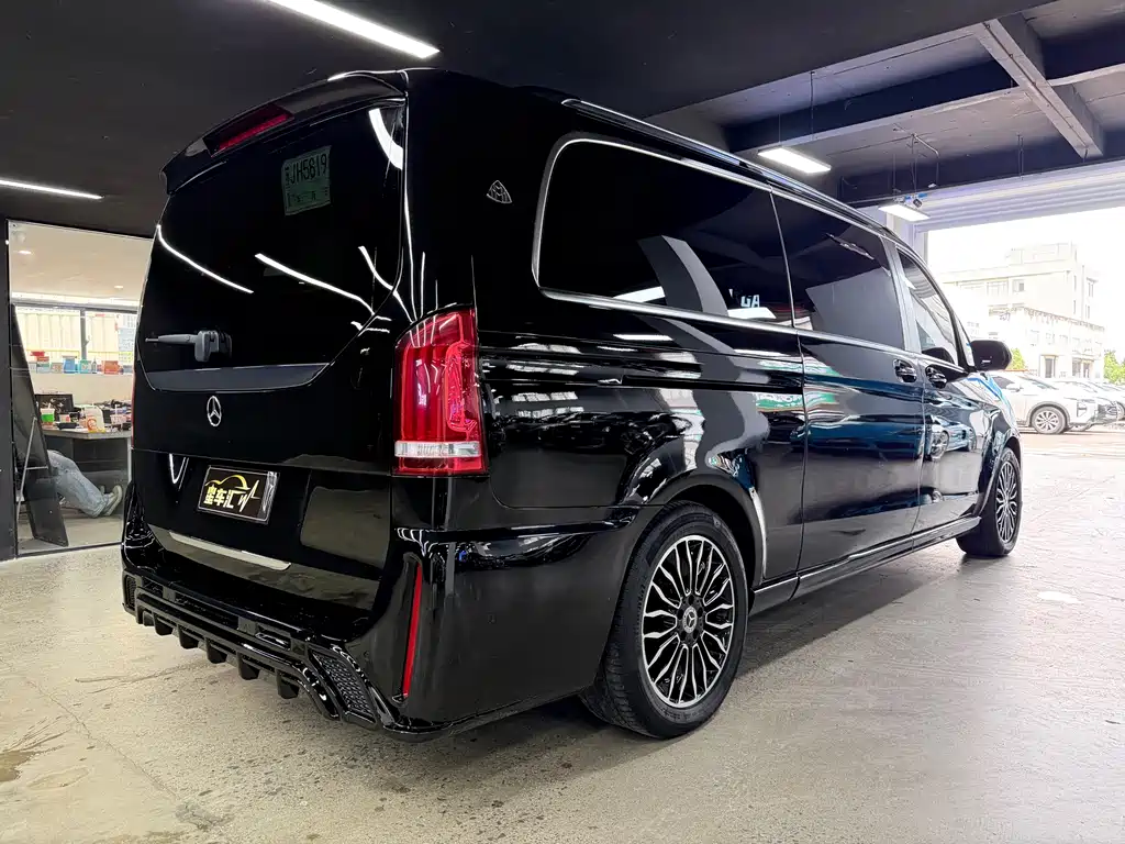 Mercedes-Benz V-Class 2020 — фото 15