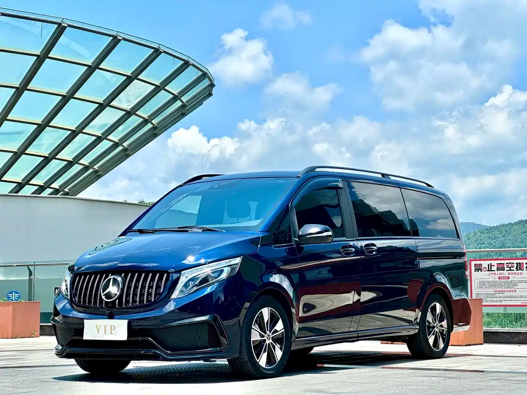 Mercedes-Benz V-Class 2022 — фото 1