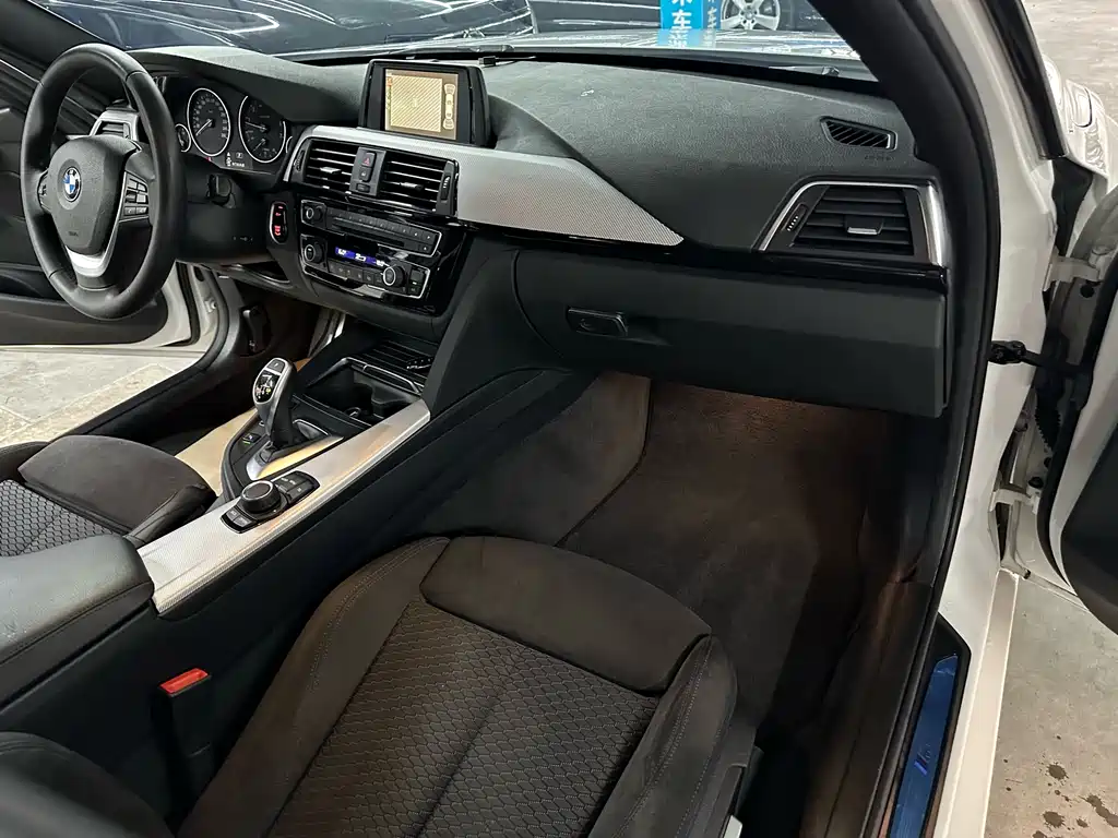 BMW 3 Series 2017 — фото 9