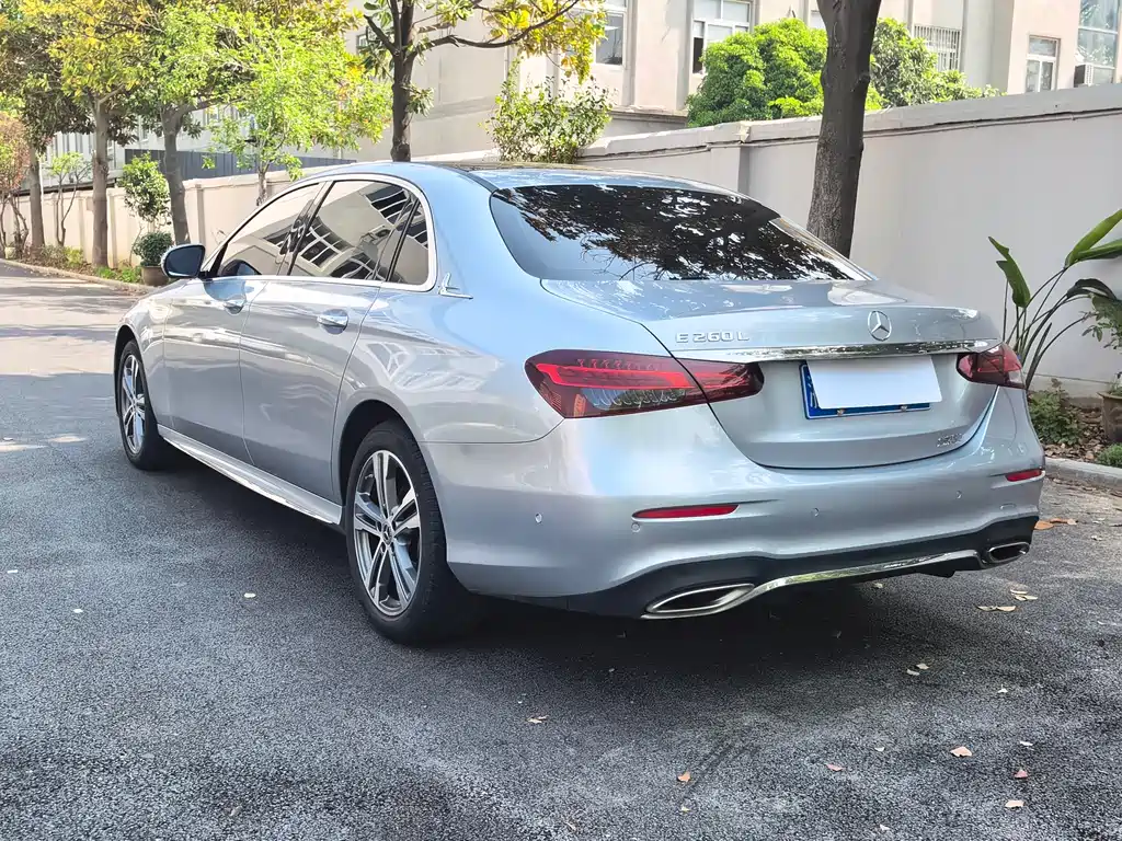 Mercedes-Benz E-Class 2022 — фото 5