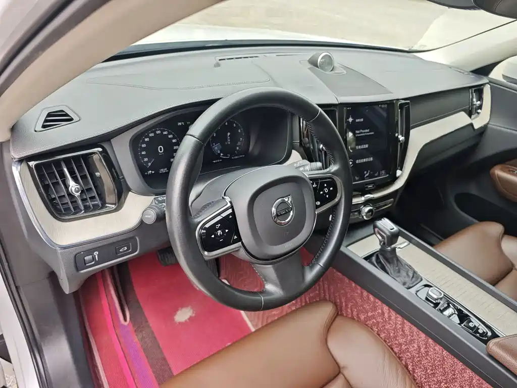 Volvo XC60 2020 — фото 14