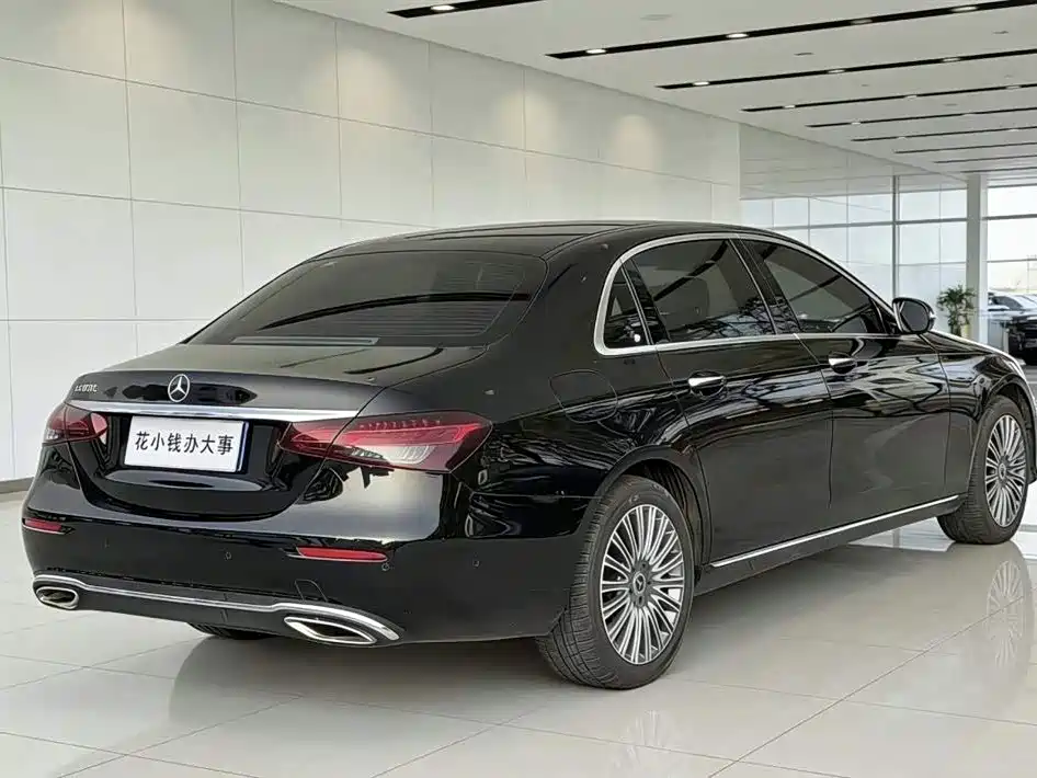 Mercedes-Benz E-Class 2023 — фото 6