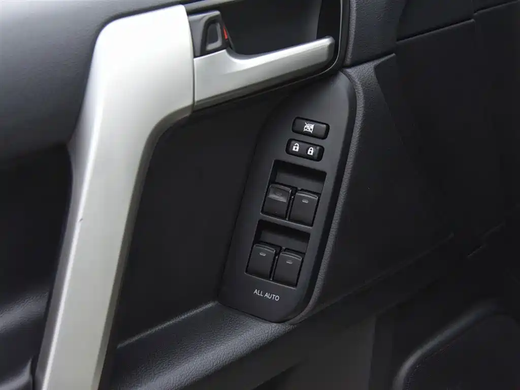 Toyota Prado 2019 — фото 8