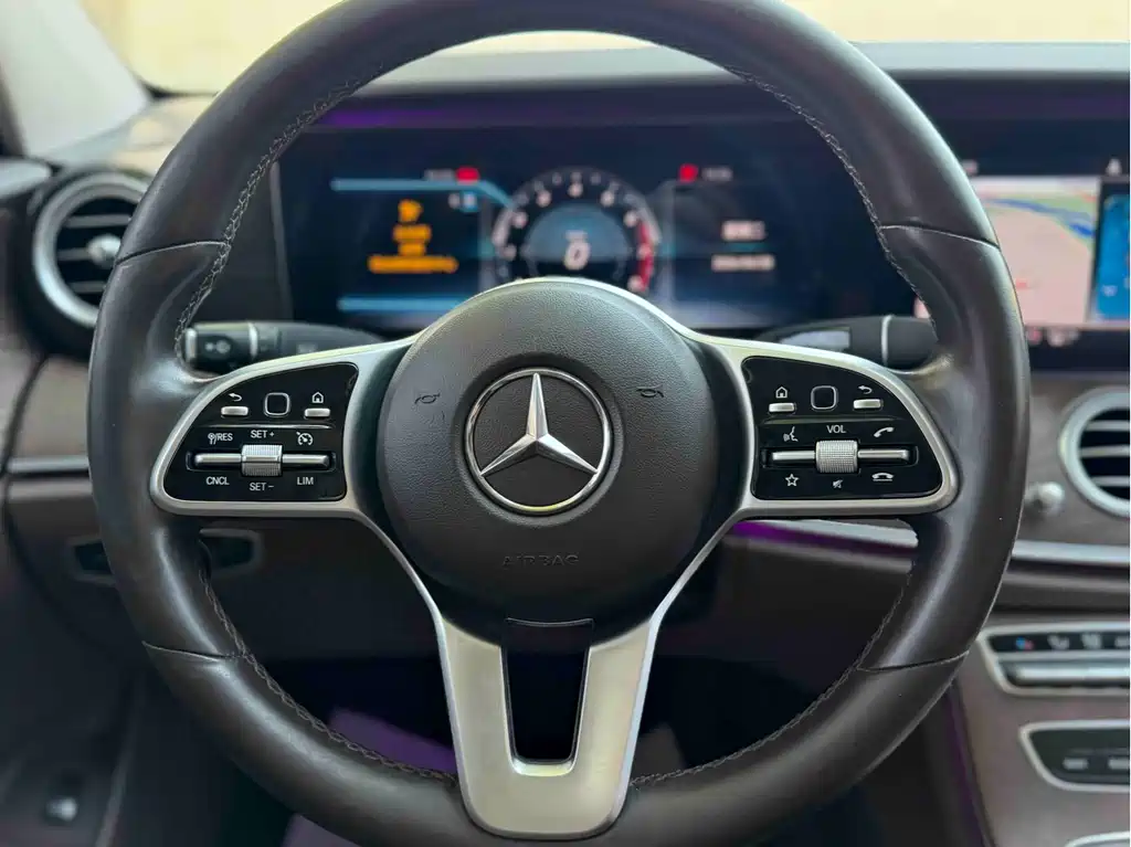 Mercedes-Benz E-Class 2019 — фото 11