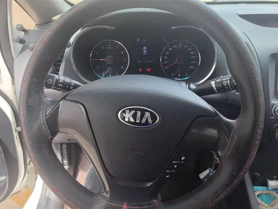 Kia K3 2017 — фото 15