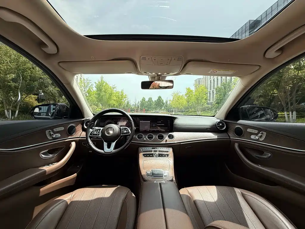 Mercedes-Benz E-Class 2020 — фото 17