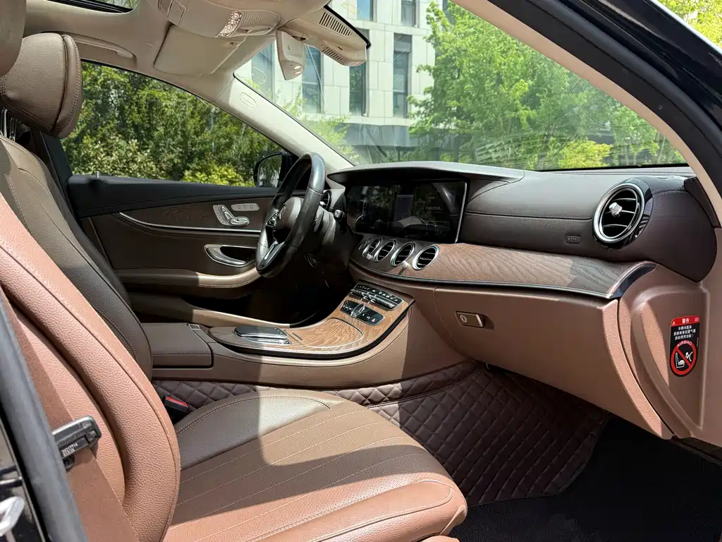 Mercedes-Benz E-Class 2020 — фото 21