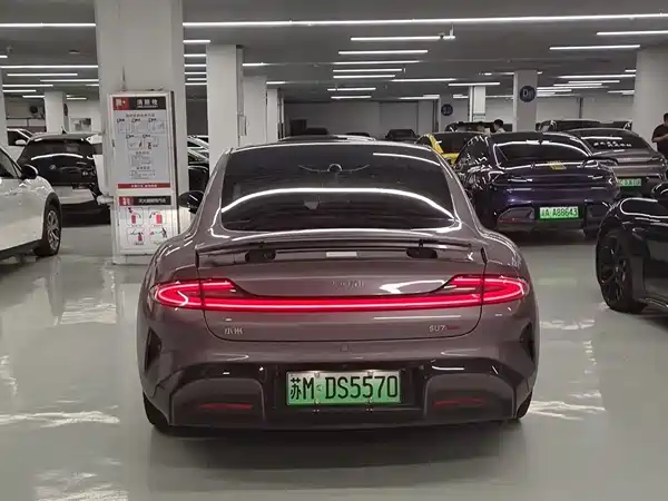 Xiaomi SU7 2025