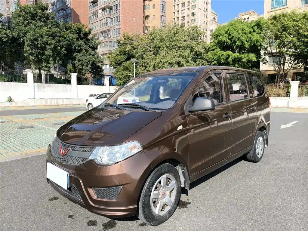 Wuling Hongguang 2018