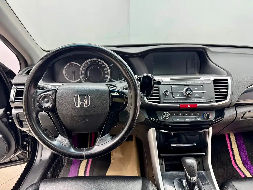 Honda Accord 2017 — фото 17