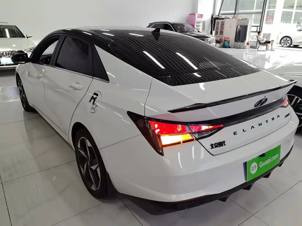 Hyundai Elantra 2023