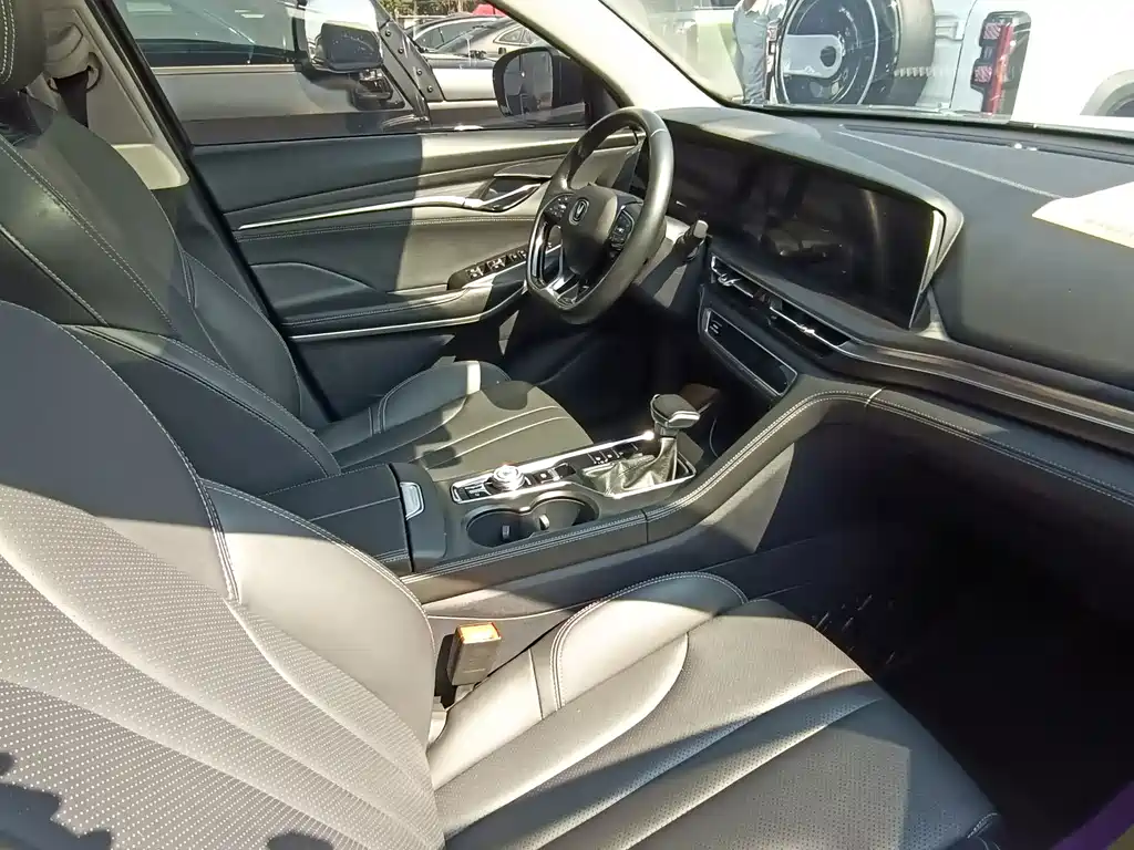 Changan CS75PLUS 2019 — фото 10