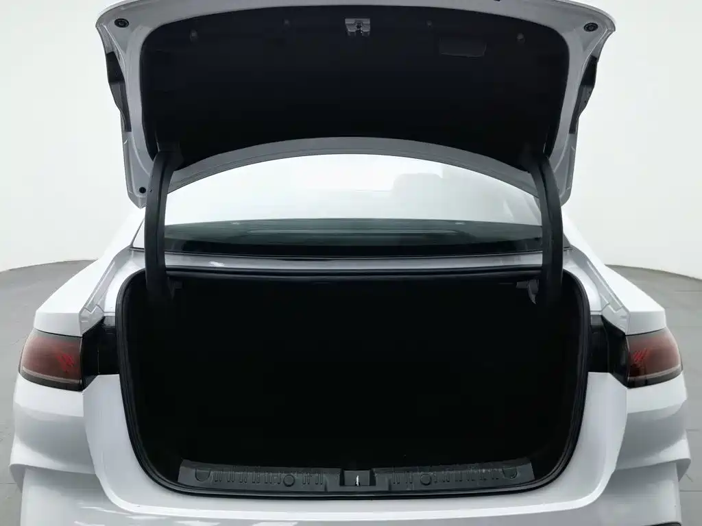 BYD Qin L 2025 — фото 16