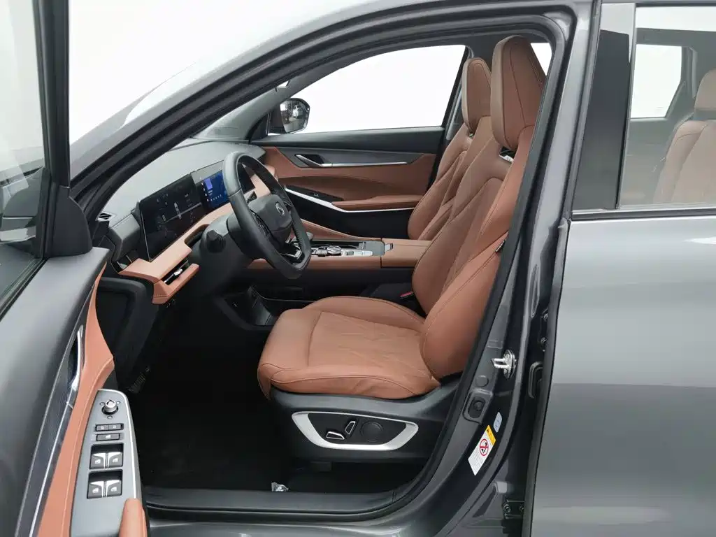 Changan CS75PLUS 2025 — фото 10