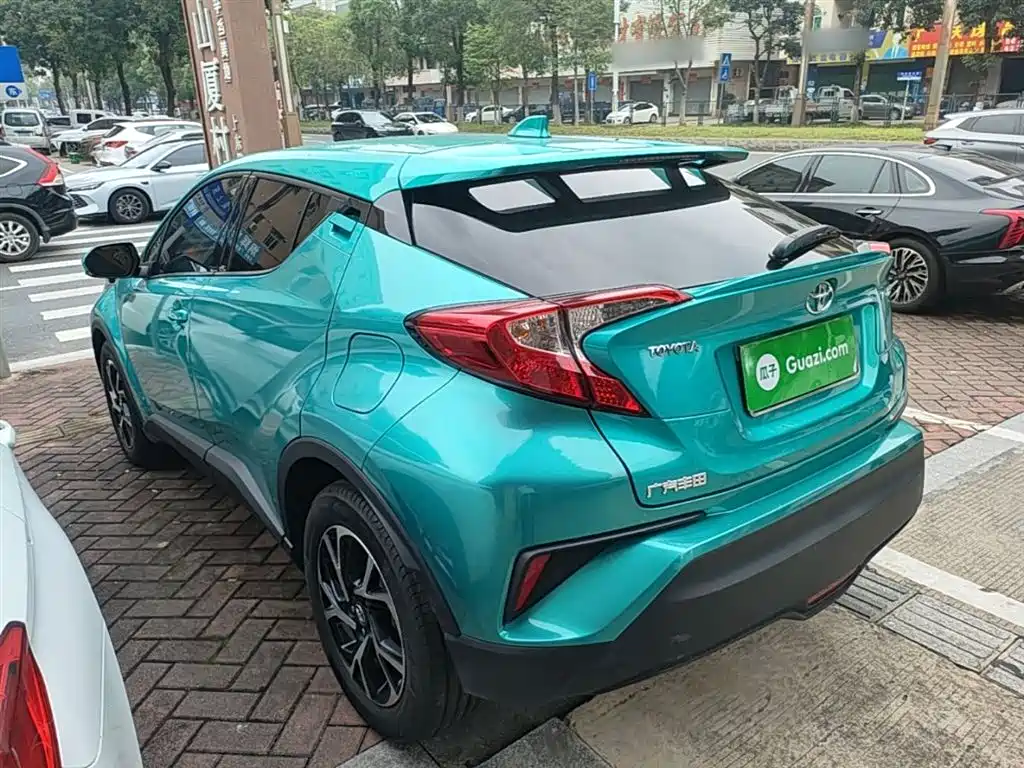 Toyota C-HR 2019 — фото 5