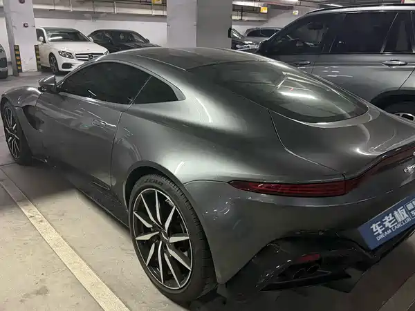 Aston Martin V8 Vantage 2020