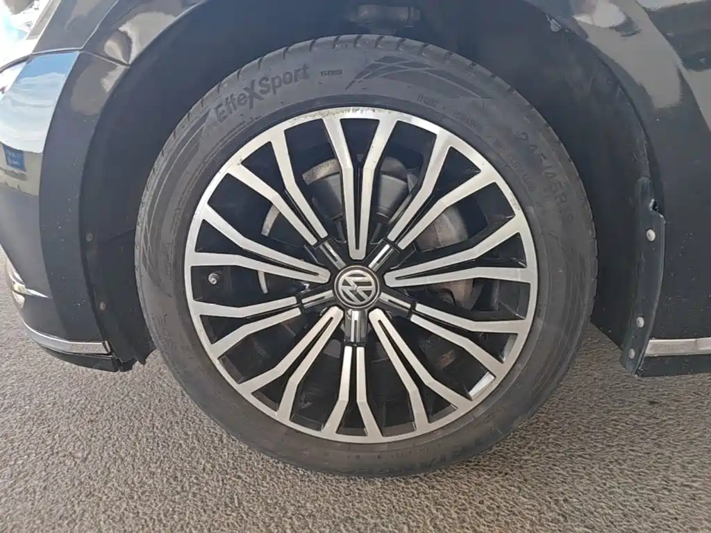 Volkswagen Phideon 2018 — фото 23