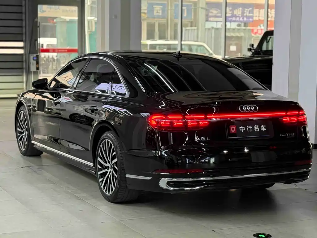 Audi A8 2023 — фото 20