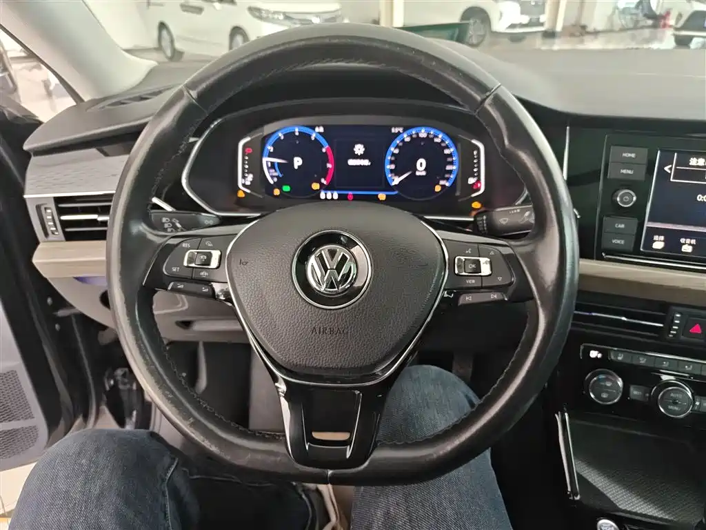 Volkswagen Passat 2019 — фото 11