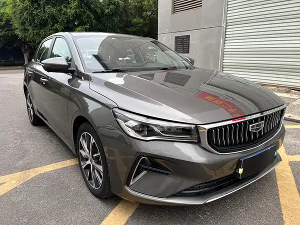 Geely Emgrand 2022