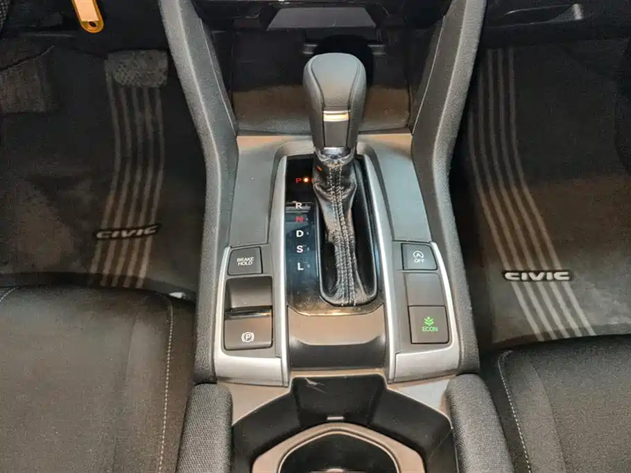 Honda Civic 2018 — фото 16