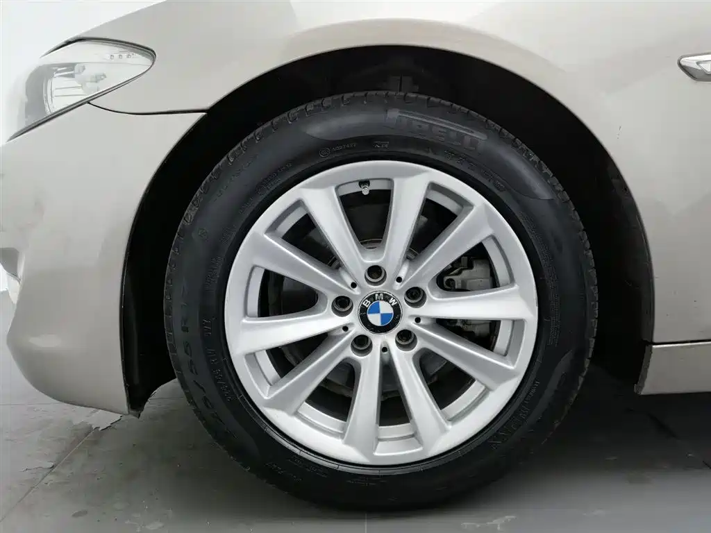 BMW 5 Series 2012 — фото 17