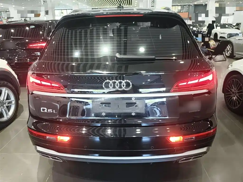 Audi Q5L 2023 — фото 6