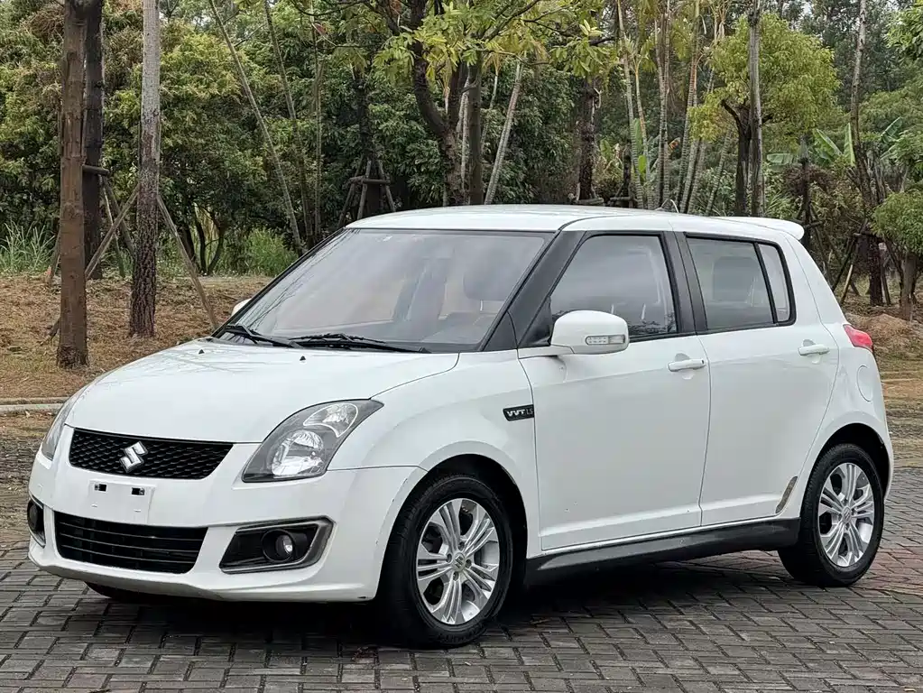 Suzuki Swift 2017 — фото 1