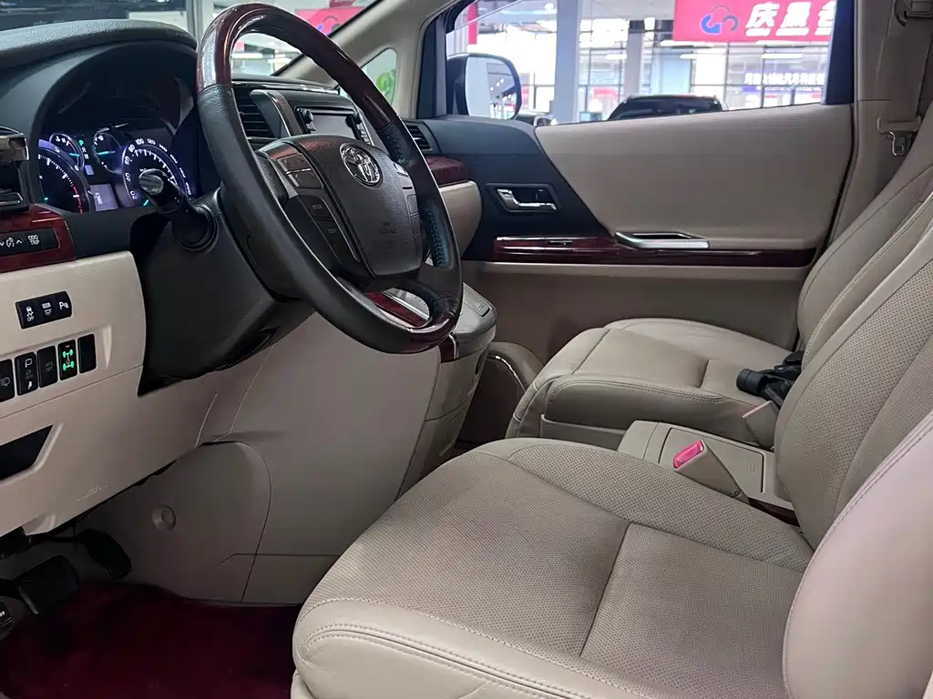 Toyota Alphard 2010 — фото 11