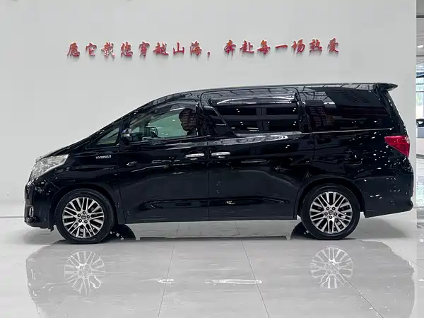 Toyota Alphard 2010