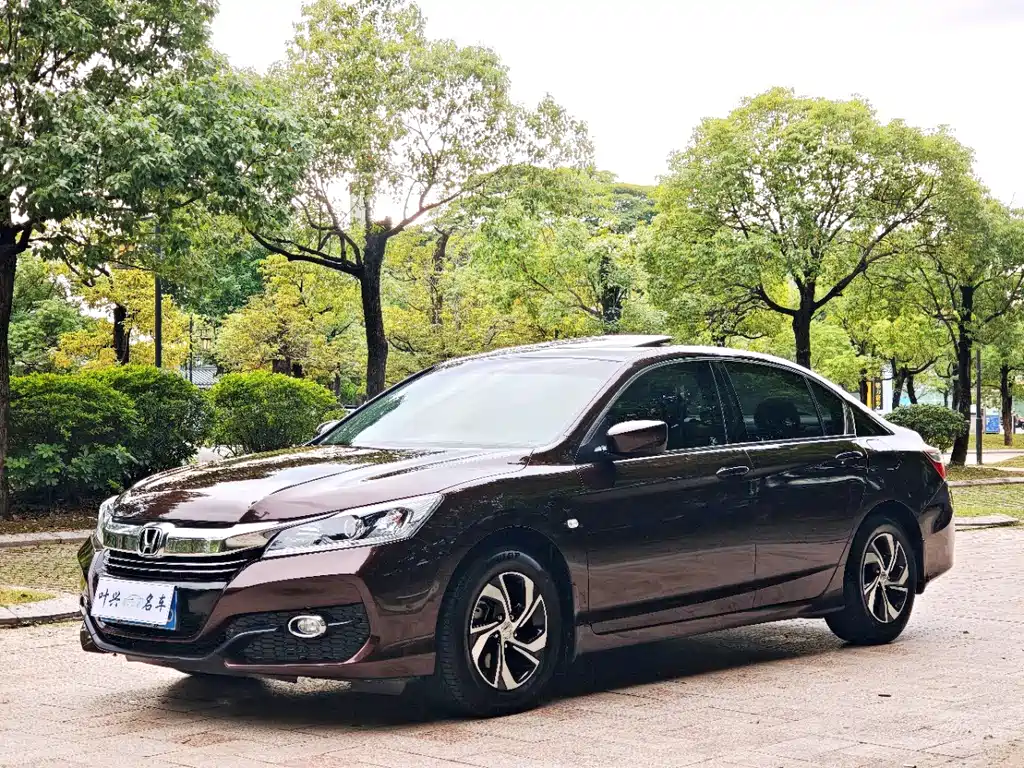 Honda Accord 2016 — фото 1