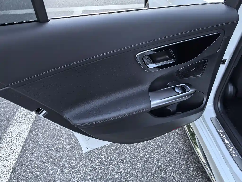 Mercedes-Benz C-Class 2022 — фото 20
