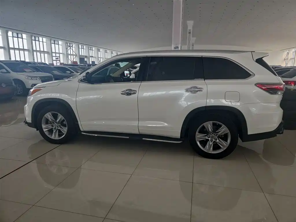 Toyota Highlander 2017 — фото 11