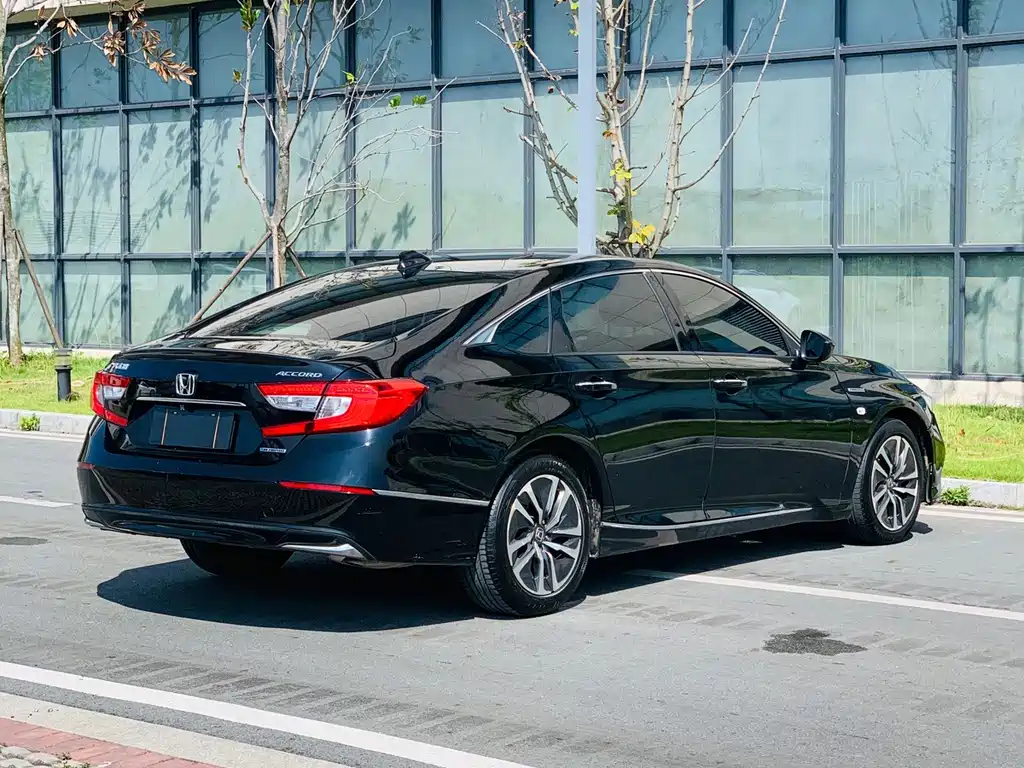 Honda Accord 2019 — фото 8