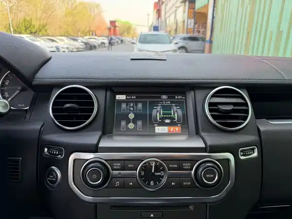 Land Rover Discovery 2012