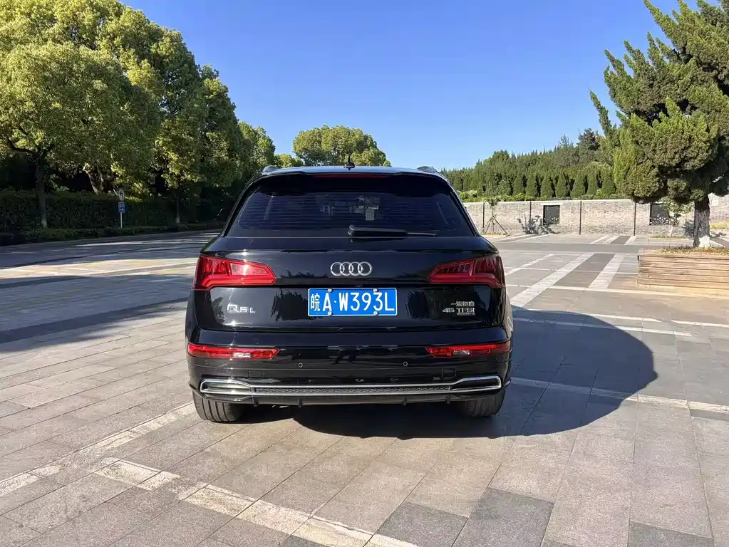 Audi Q5L 2020 — фото 21