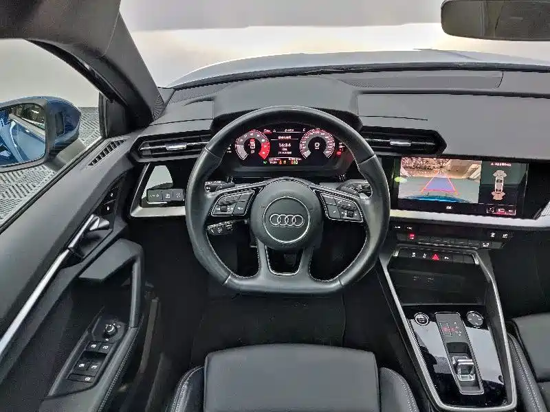 Audi A3 2023 — фото 12