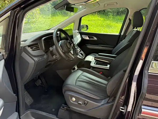 Hongqi HQ9 PHEV 2024