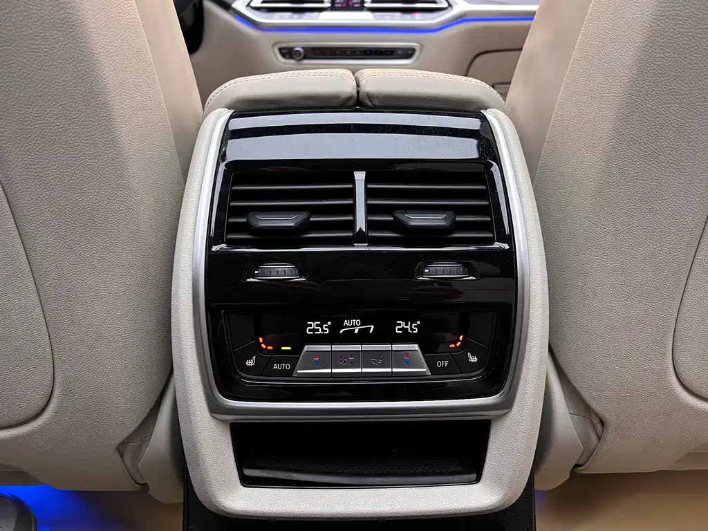 BMW X7 2021 — фото 33