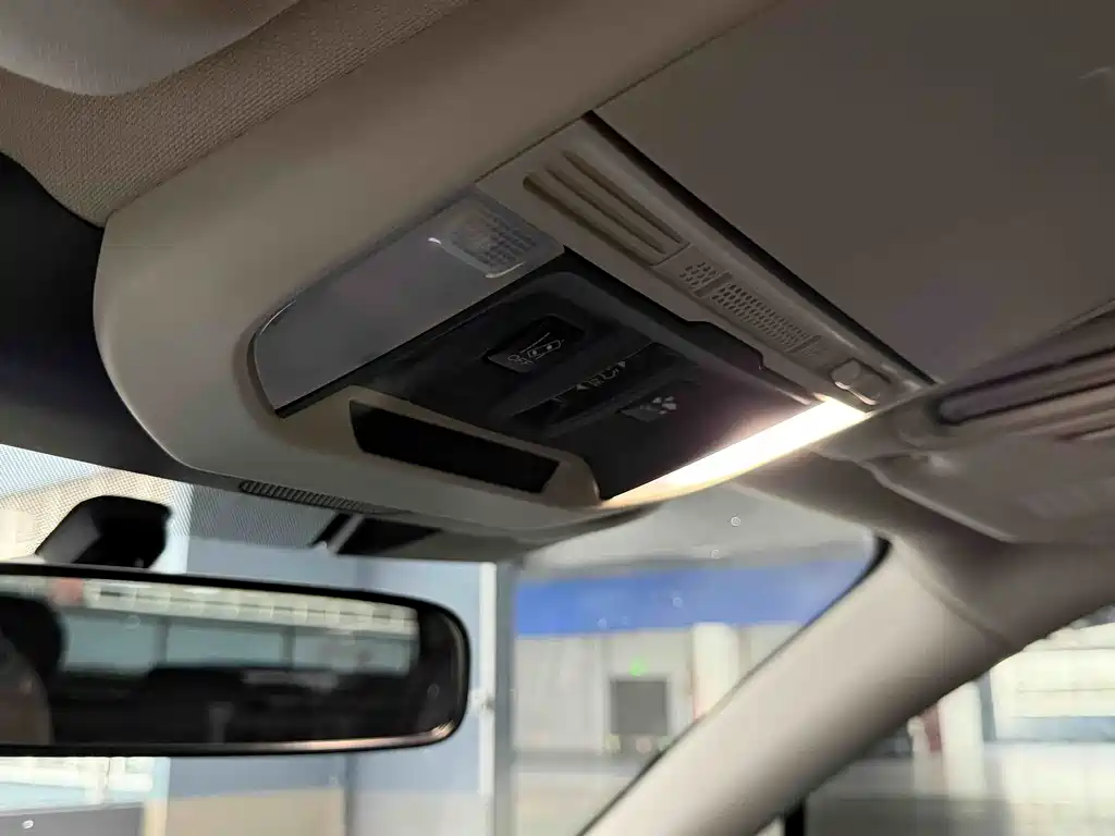 Subaru Forester 2022 — фото 15