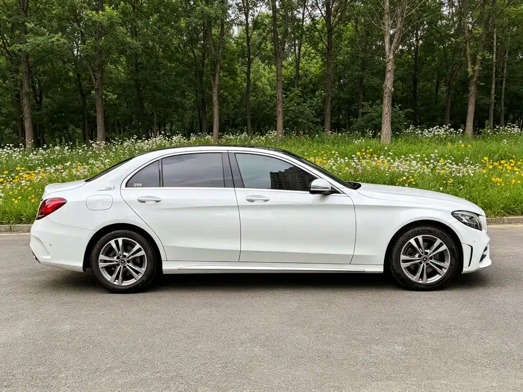 Mercedes-Benz C-Class 2021