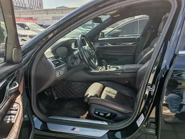 BMW 7 Series 2021